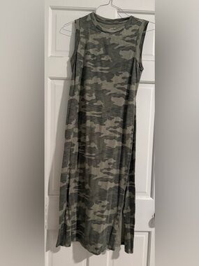 Universal Thread Camo Maxi Dress in Olive and Gray Tones